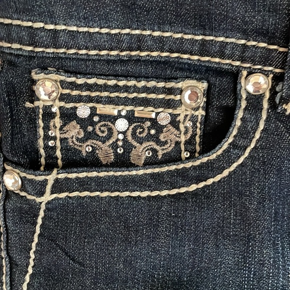 NWOT Style & Co premium embellished jeans size 6 boot cut. - Picture 5 of 14